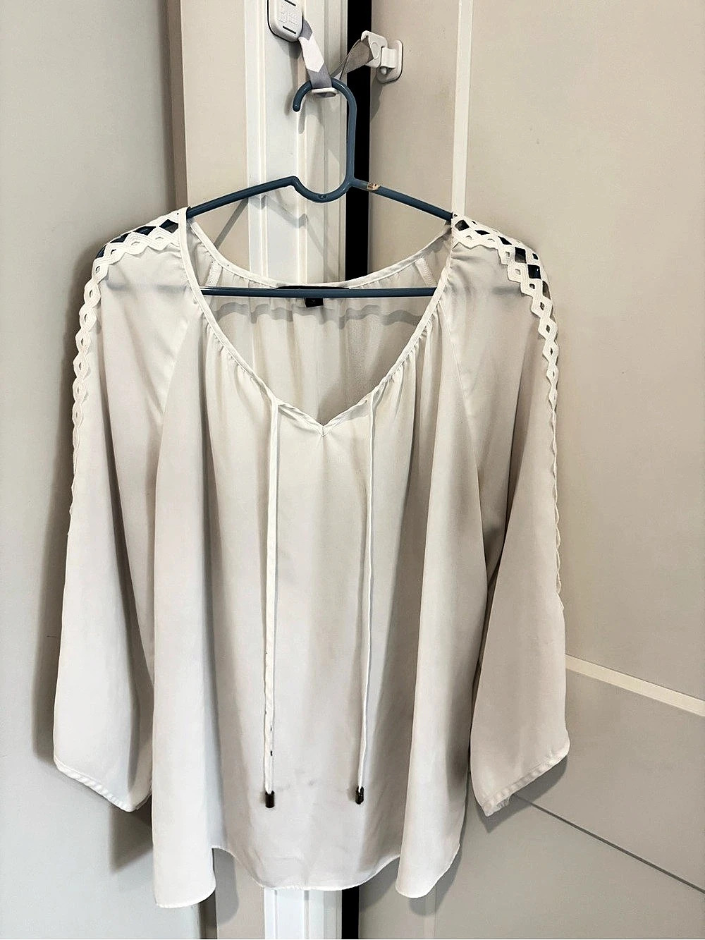 Zac & Rachel Long Sleeve Lace Trim Blouse in White XL Like New